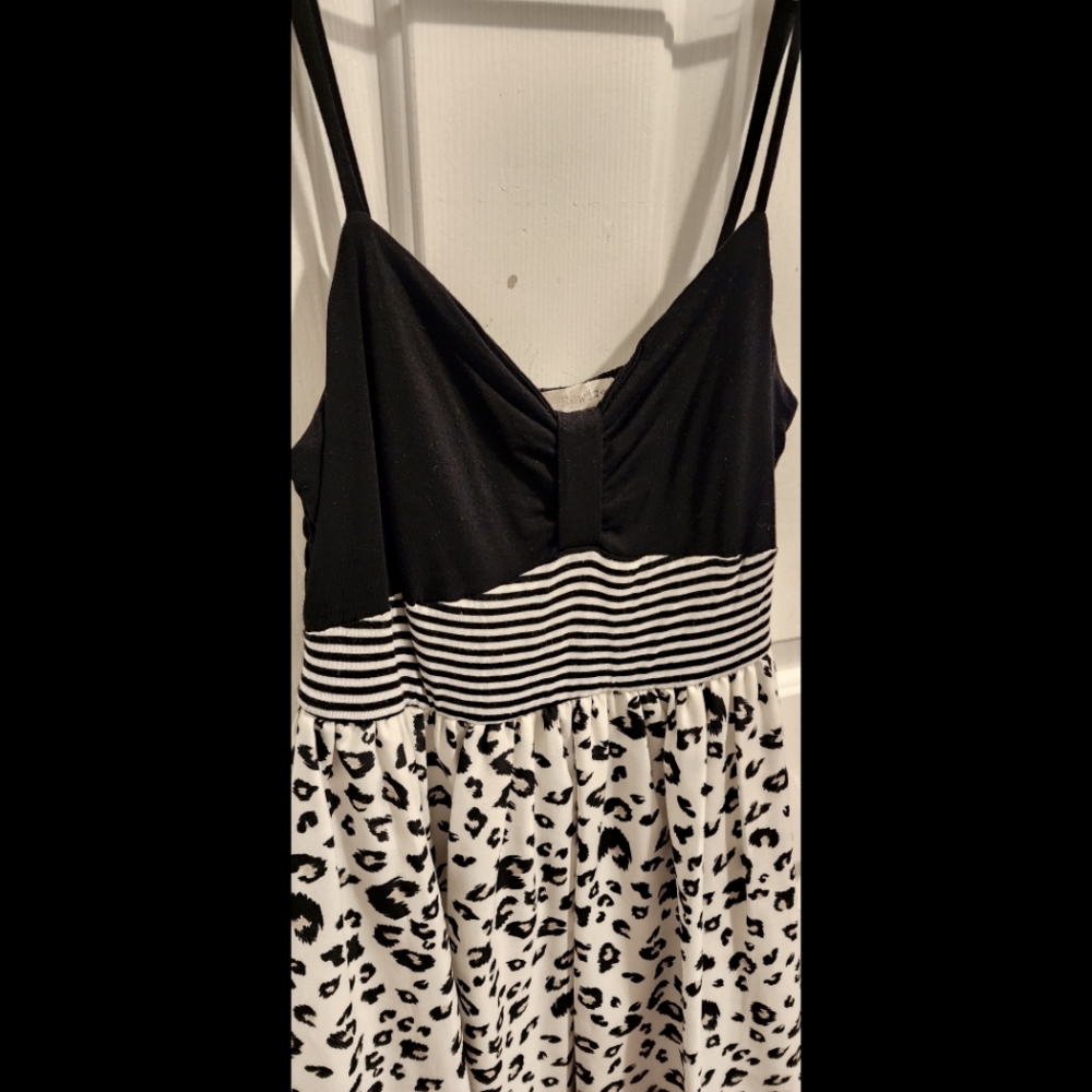 Patterned Mini Dress - Picture 2 of 6